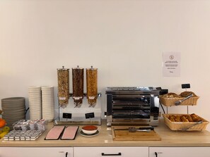 Daily continental breakfast (EUR 7.8 per person)