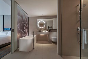Suite Club, 1 camera da letto | Bagno | Articoli per l'igiene personale ecosostenibili, asciugacapelli