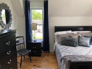 3 bedrooms, desk, free WiFi, bed sheets