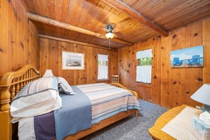 2 bedrooms, WiFi, bed sheets - Willow Tree Cottage: Waterfront on Suttons Bay (Suttons Bay)