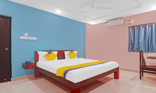 Premium Double Room | Desk, iron/ironing board - Itsy Hotels Aflah (Hyderabad)