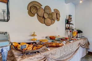 Desayuno bufé gratuito y diario