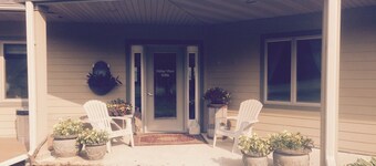 Upper Iowa River Valley Overlook, Peaceful Country Escape