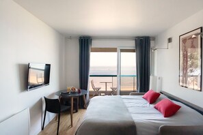 Een strijkplank/strijkijzer, gratis wifi, beddengoed