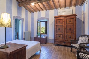 8 chambres, fer et planche à repasser, Wi-Fi gratuit, draps fournis