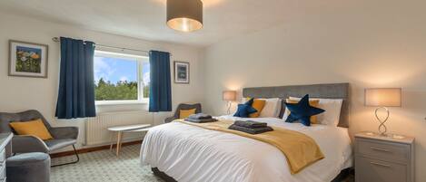 3 bedrooms, iron/ironing board, free WiFi, bed sheets