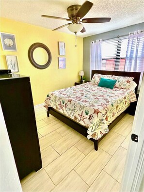 2 bedrooms, desk, iron/ironing board, travel crib