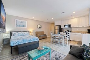 TV - Gulf and Pool View Incredible Studio Condo (St. Pete Beach)
