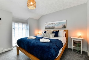 Flat-screen TV - Just Stay Wales - Hartwell House Mumbles (Swansea)