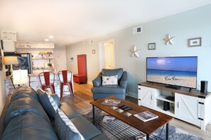 TV - Oceanview Beach Retreat: Updated & Steps to Beach (Carolina Beach)