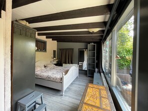 2 Schlafzimmer, Reisekinderbett, kostenloses WLAN, Bettwäsche