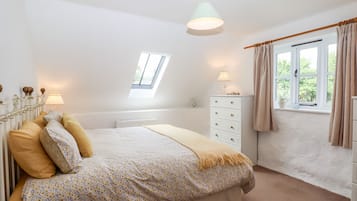 2 bedrooms, individually decorated, individually furnished, free WiFi