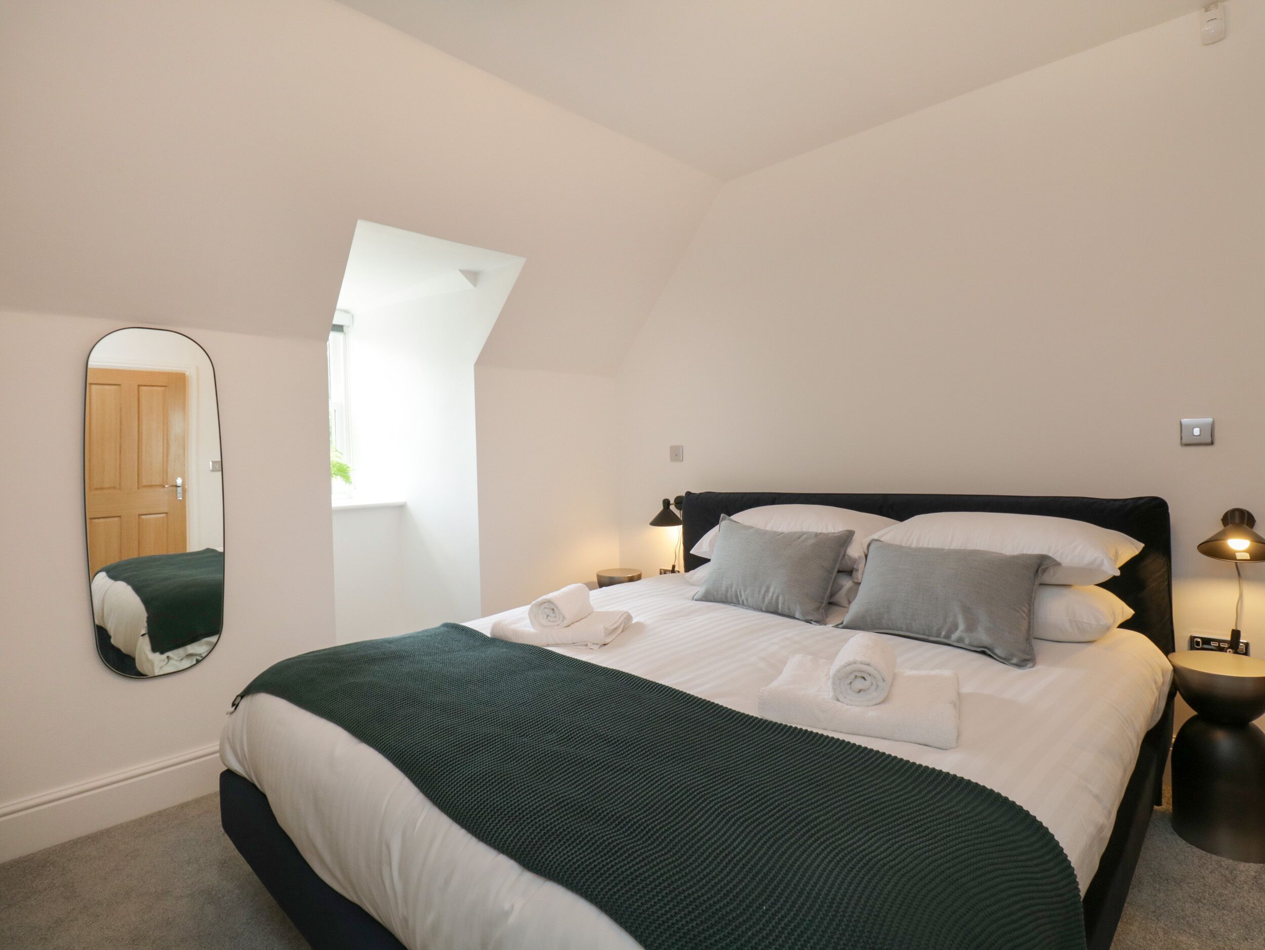 2 bedrooms, individually decorated, individually furnished, free WiFi