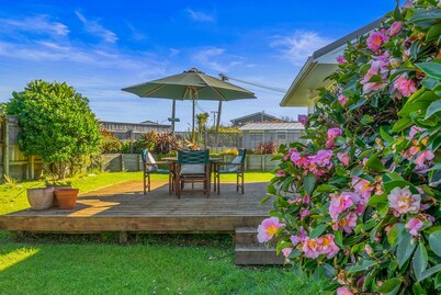 Babbacombe Bach - Otaki Beach Holiday Home