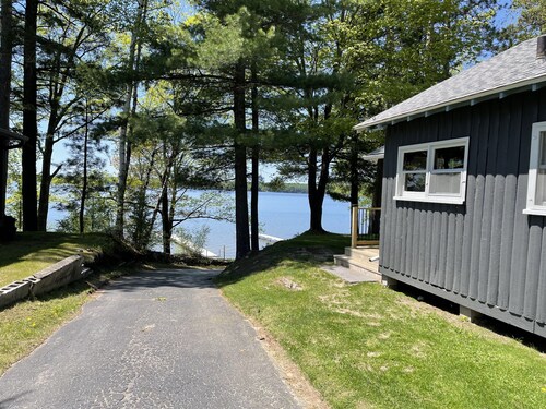 Spacious, three bedroom cottage on beautiful Lake Metonga.