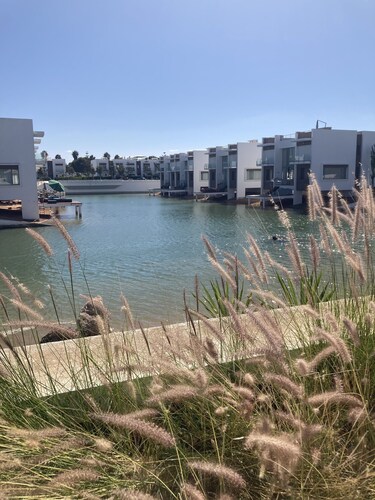 Appt with garden level 200m2,EDEN ISLAND, beach, swimming pools, security.