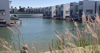 Appt with garden level 200m2,EDEN ISLAND, beach, swimming pools, security.