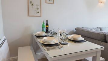 Cottage | Dining