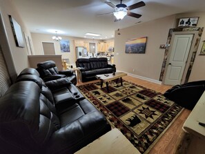 TV, video games, DVD player - Mountainside Hideaway Cabin 20min to Dollywood+King Beds+Large Game Room+HotTub! (Sevierville)