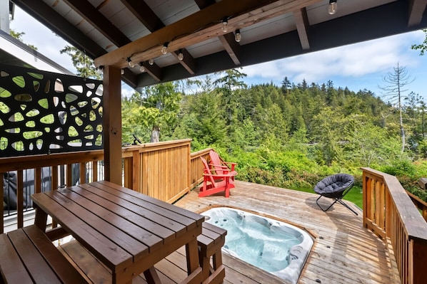 Tina de hidromasaje al aire libre