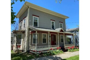 Exterior - 1890s Italianate: upstairs (Ithaca)