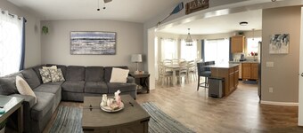 Spacious Home for 14 Guests Near Lake Winnisquam – Close to Everything!