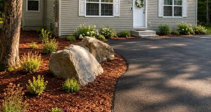 Spacious Home for 14 Guests Near Lake Winnisquam – Close to Everything!