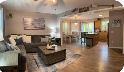 Spacious Home for 14 Guests Near Lake Winnisquam – Close to Everything!