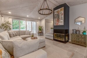 TV connectée, cheminée