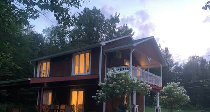 Private Cottage near Magog , Mont Orford & Lake Memphremagog