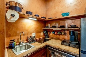 Refrigerador, microondas, parrilla de estufa y lavavajillas 