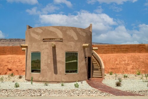 Luxury Cliff Dwelling Perfect For Families W/2 QB