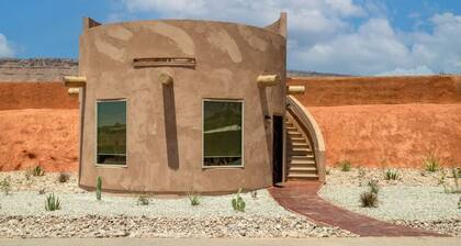 Luxury Cliff Dwelling Perfect For Families W/2 QB