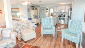 Interior - 004 Shipp's Inn by ACP (Dauphin Island)