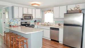 House, 3 Bedrooms | Private kitchen - 004 Shipp's Inn by ACP (Dauphin Island)