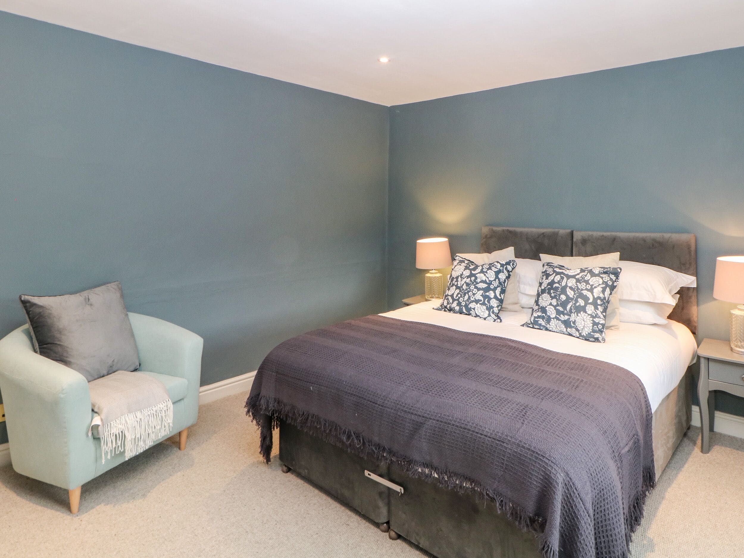 Cottage | 4 bedrooms, individually decorated, individually furnished, free WiFi