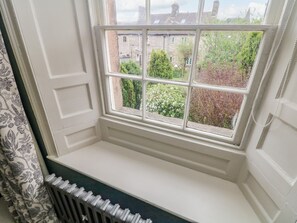 Cottage | 4 bedrooms, individually decorated, individually furnished, free WiFi
