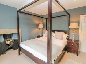 Cottage | Interior