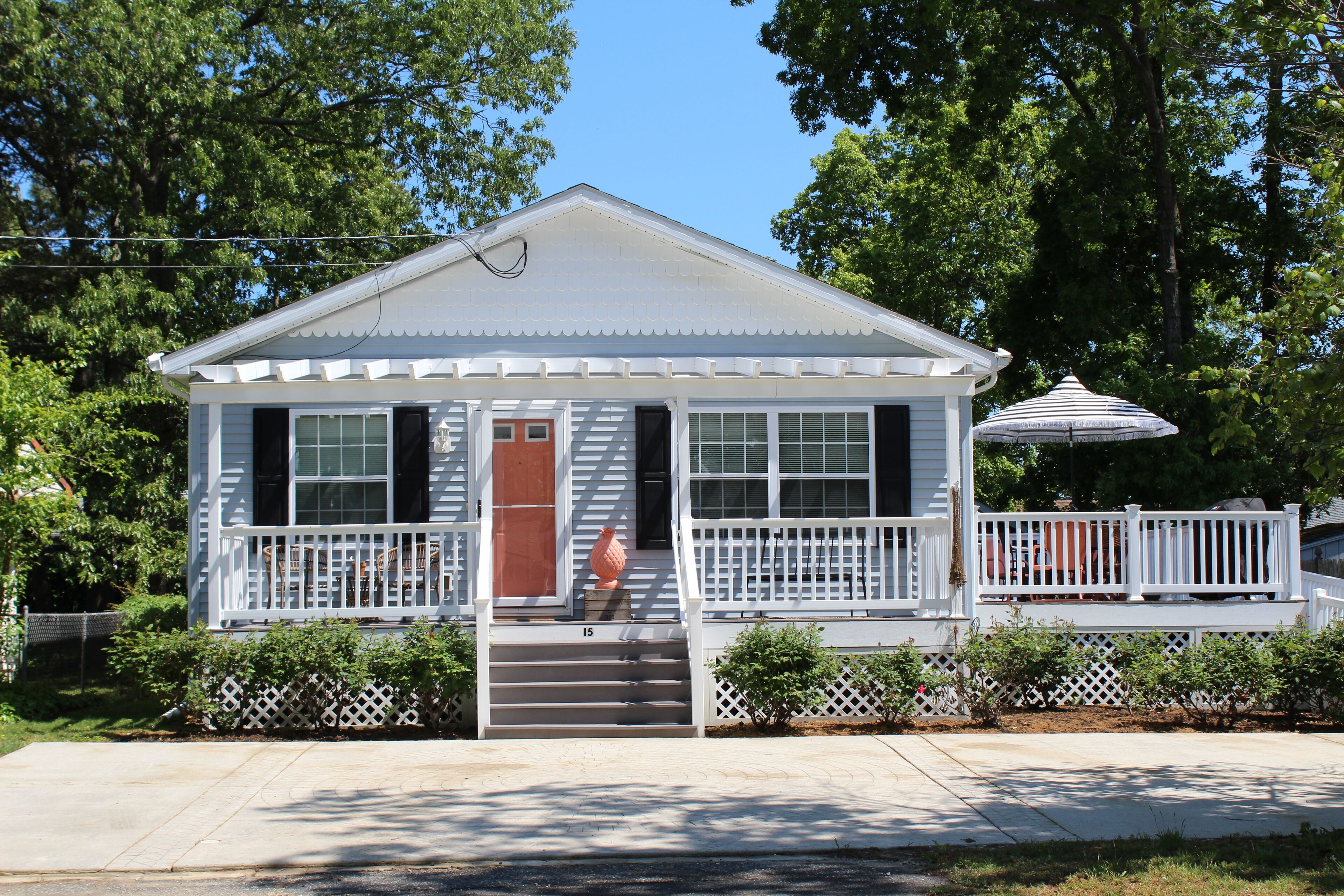 Bungalow by the Bay-Family Memories are Made Here