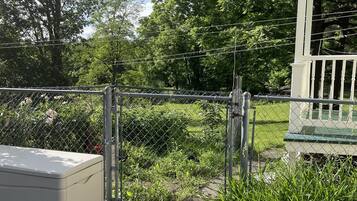 Vasca, asciugacapelli, asciugamani, sapone