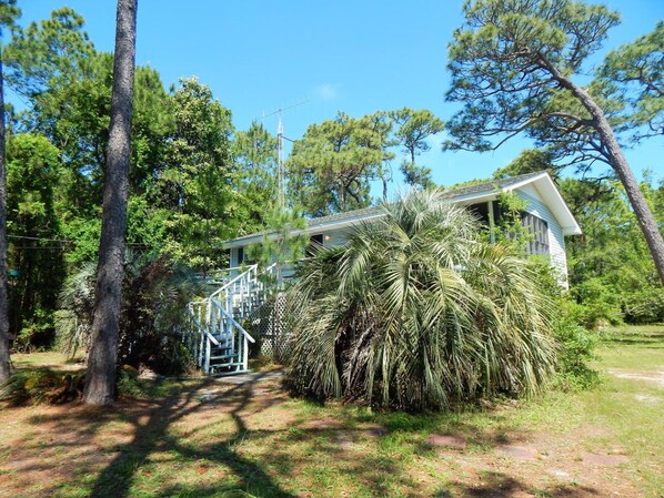 House, 2 Bedrooms | Exterior