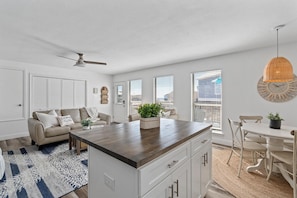 House, 3 Bedrooms | Living room