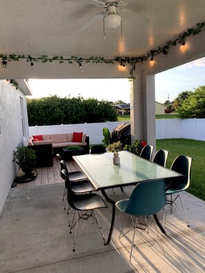 Outdoor dining