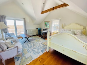 1 bedroom, travel cot, free WiFi, bed sheets