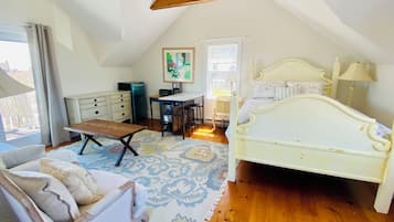 1 bedroom, travel crib, free WiFi, bed sheets