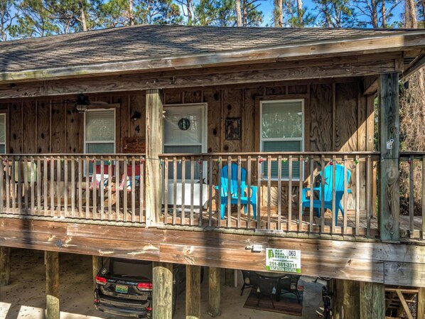 Exterior - 063 Sandy Paws & Salty Kisses by ACP (Dauphin Island)