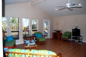 House, 3 Bedrooms | Living room - 060 The Munich House by ACP (Dauphin Island)