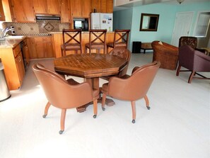 บ้านพัก, 3 ห้องนอน | ร้านอาหาร