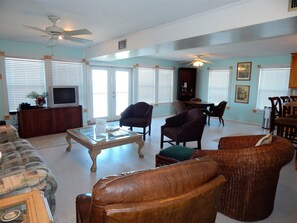 House, 3 Bedrooms | Living room - 040 Baywatch by ACP (Dauphin Island)