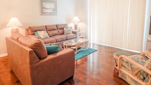 Condo, 3 habitaciones | Sala de estar